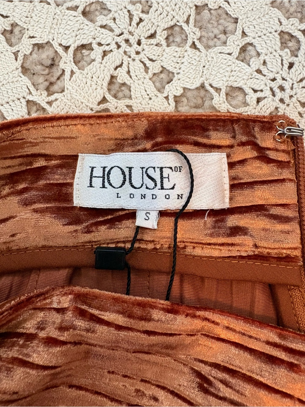 House of CB Maelys Rust Crushed Velvet Wide Leg Trousers Size Small NWT - Picture 6 of 11